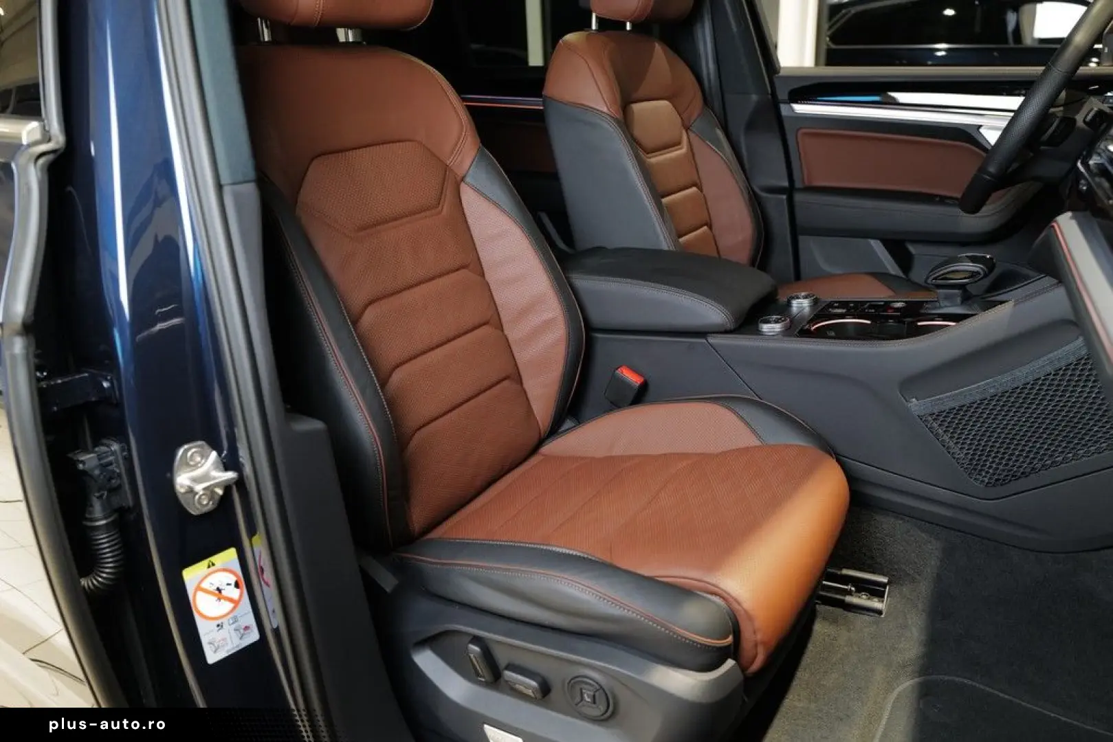 VW Touareg 3.0TDI R-Line Nachtsicht Pano 22