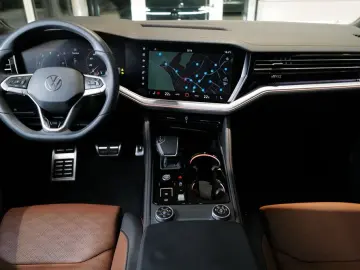 VW Touareg 3.0TDI R-Line Nachtsicht Pano 22