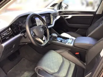 VW Touareg Elegance 4M BLACK MATRIX PANNO