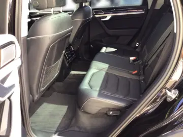 VW Touareg Elegance 4M BLACK MATRIX PANNO