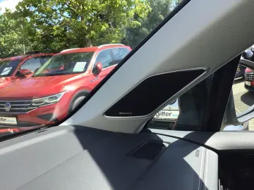 VW Touareg Elegance 4M BLACK MATRIX PANNO