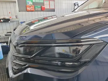 VW Touareg Edition R-Line  PANO LUFT 360