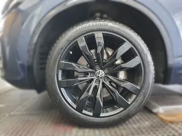 VW Touareg Edition R-Line  PANO LUFT 360