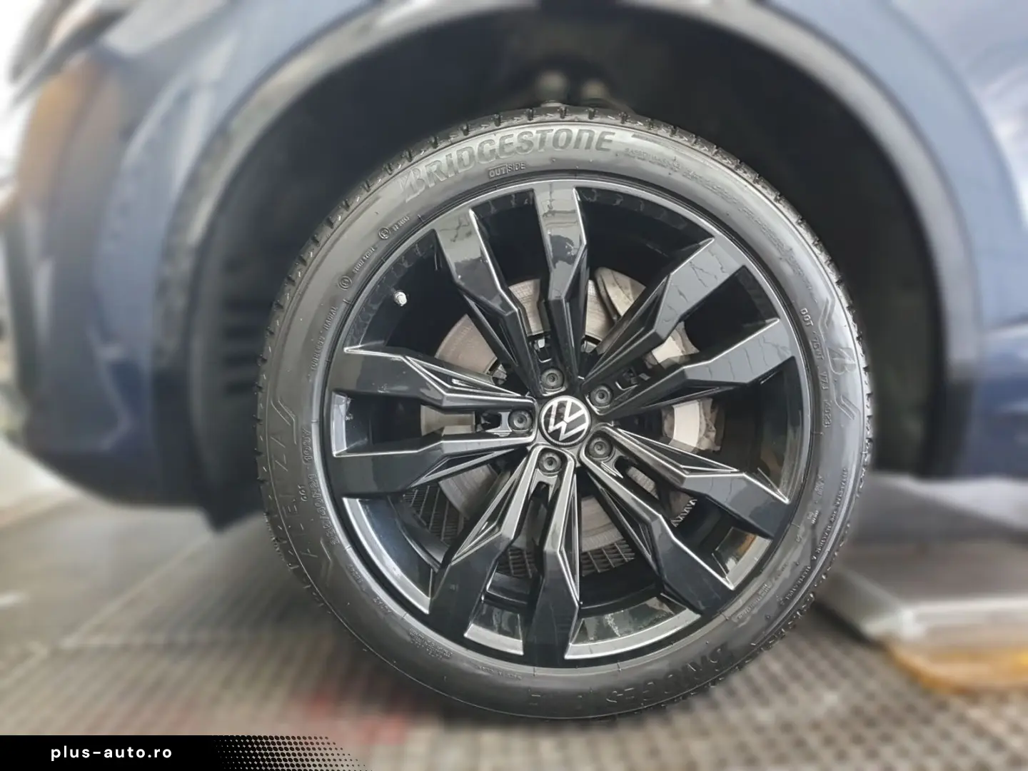 VW Touareg Edition R-Line  PANO LUFT 360