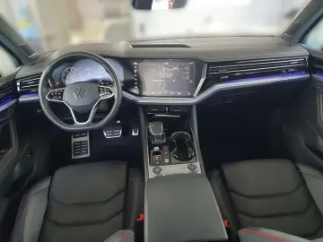 VW Touareg Edition R-Line  PANO LUFT 360