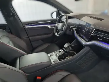 VW Touareg Edition R-Line  PANO LUFT 360