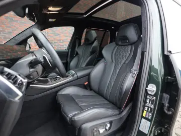 BMW X5 xDrive50e M Sport Pro   Sky Lounge • Masaj