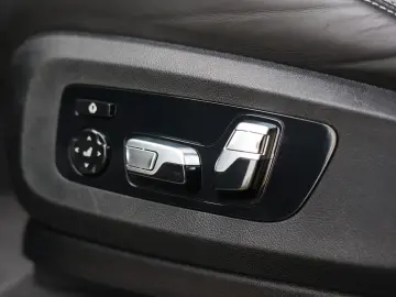 BMW X5 xDrive50e M Sport Pro   Sky Lounge • Masaj