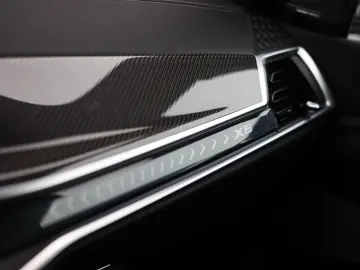 BMW X5 xDrive50e M Sport Pro   Sky Lounge • Masaj