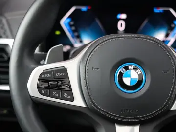 BMW X5 xDrive50e M Sport Pro   Sky Lounge • Masaj