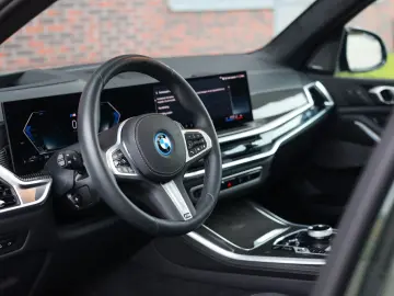 BMW X5 xDrive50e M Sport Pro   Sky Lounge • Masaj