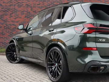 BMW X5 xDrive50e M Sport Pro   Sky Lounge • Masaj