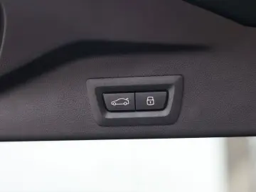 BMW X5 xDrive50e M Sport Pro   Sky Lounge • Masaj
