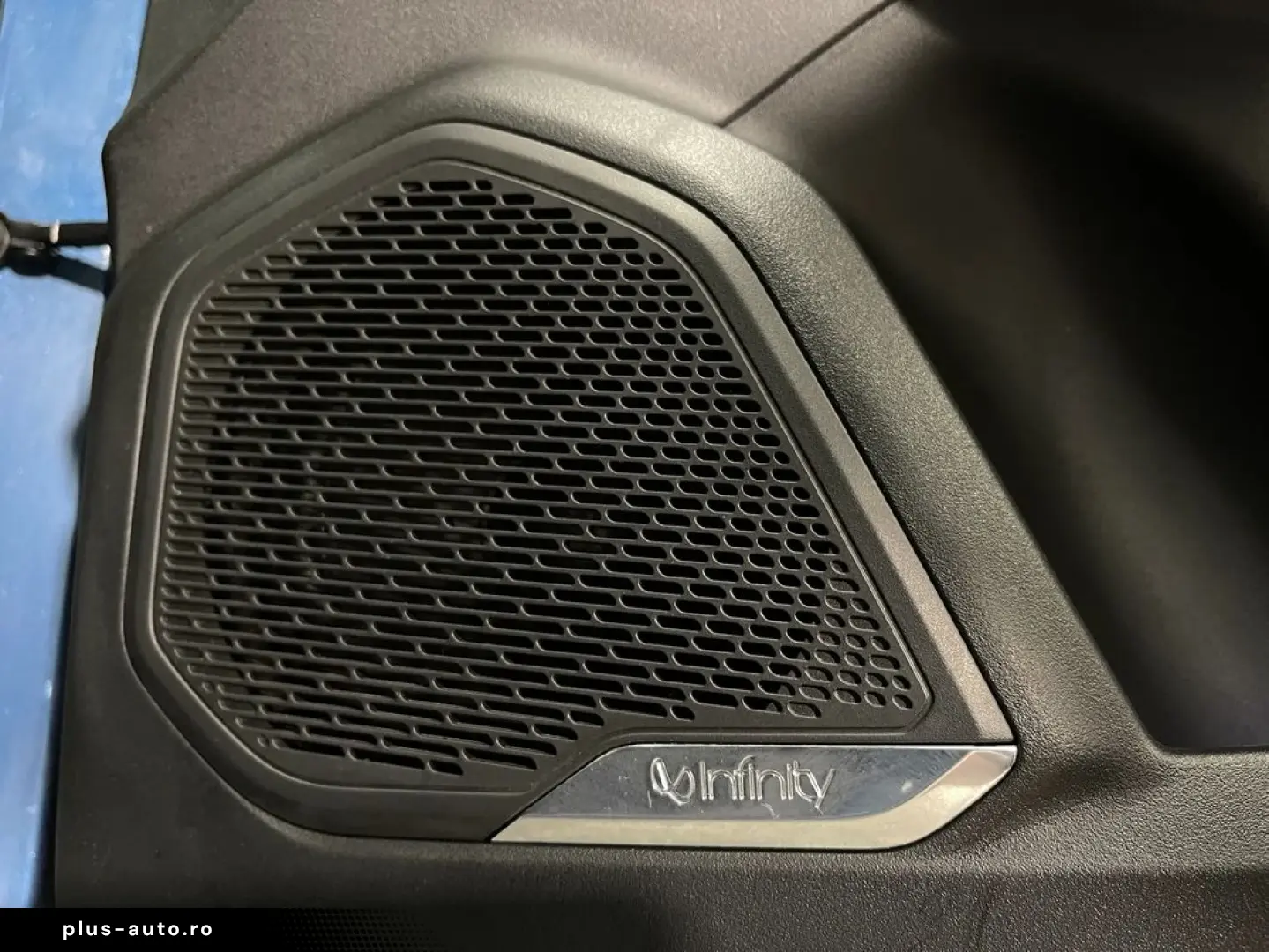 Lynk-Co 01