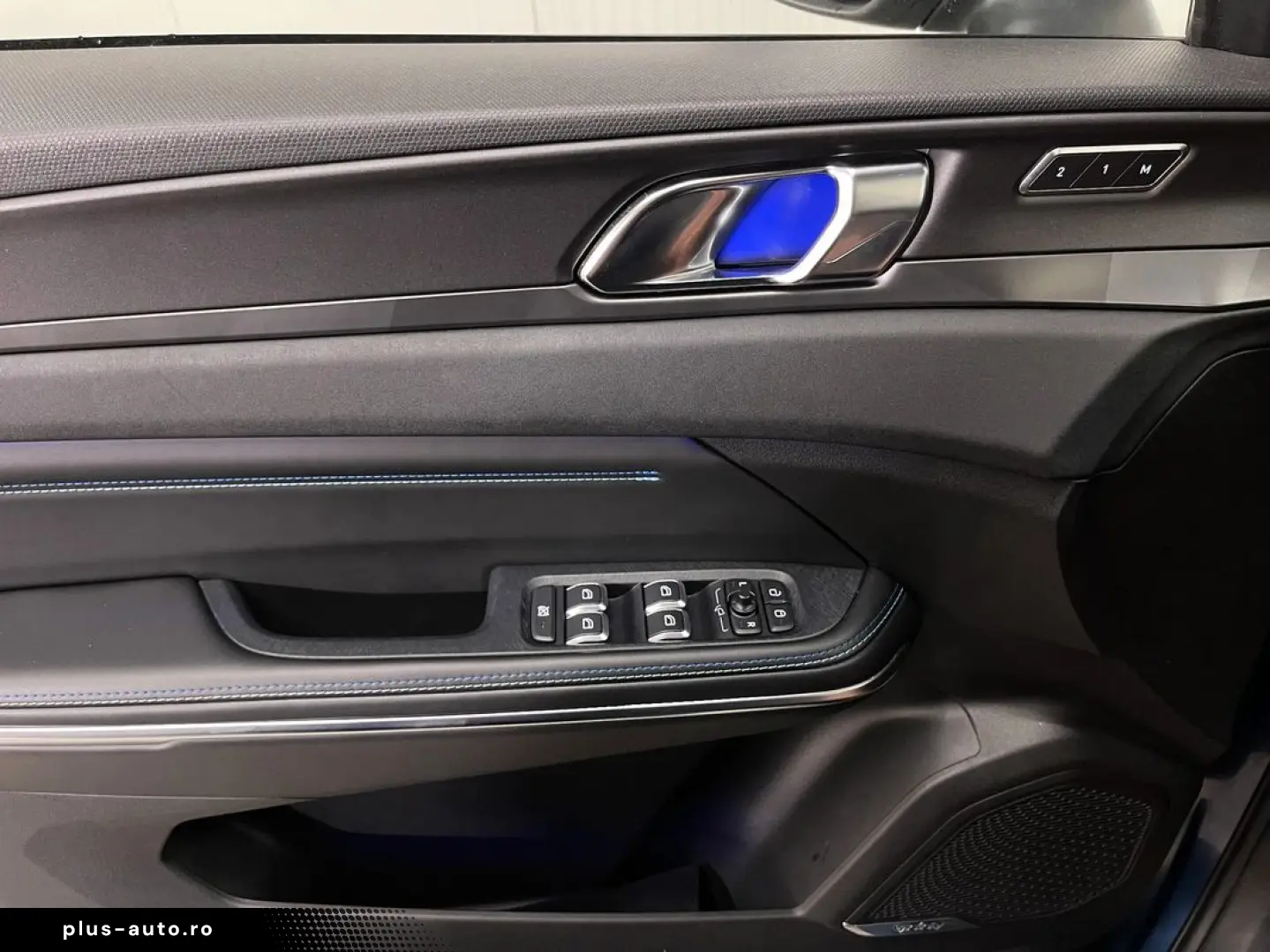 Lynk-Co 01