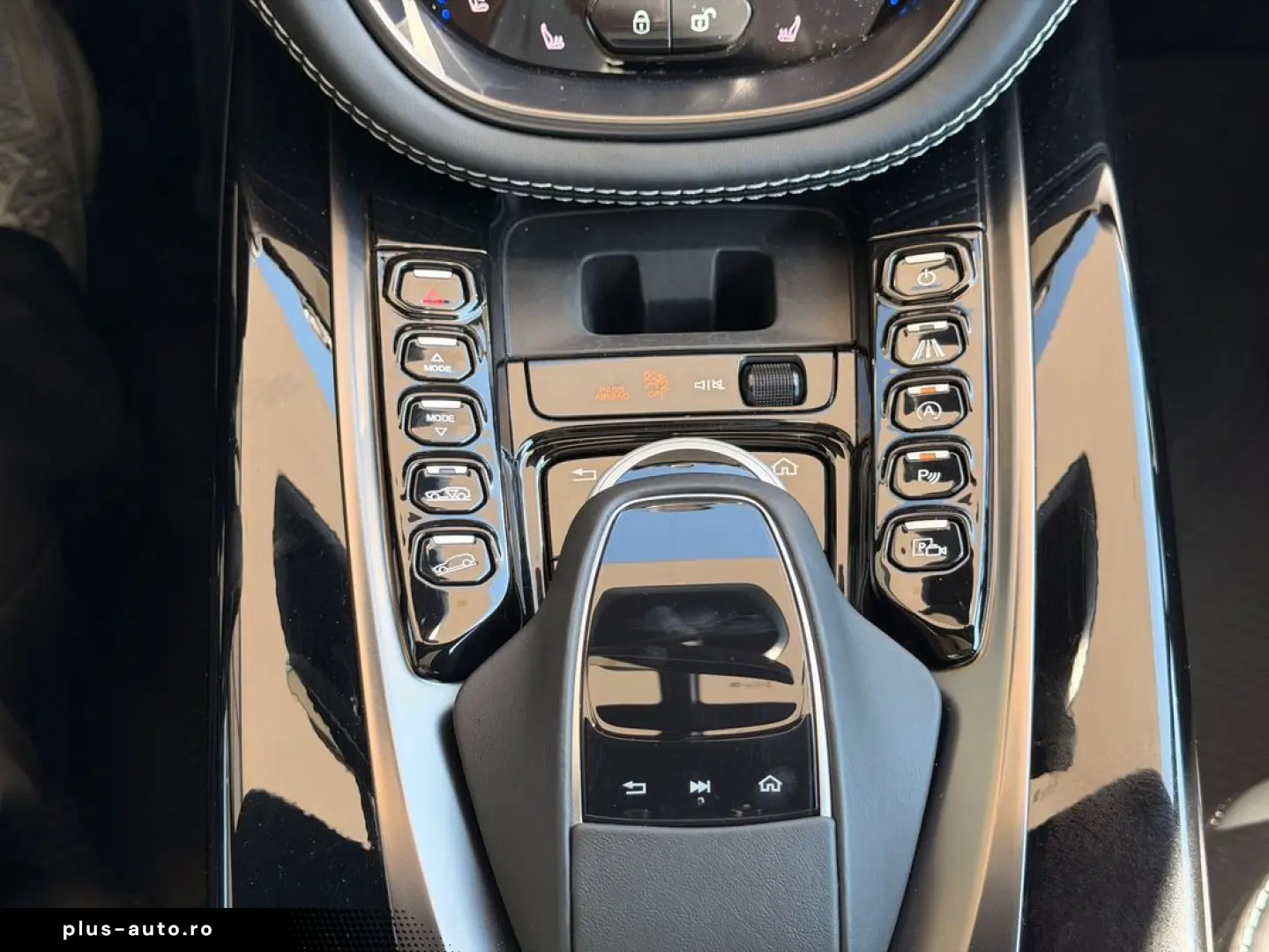 Aston-Martin Dbx