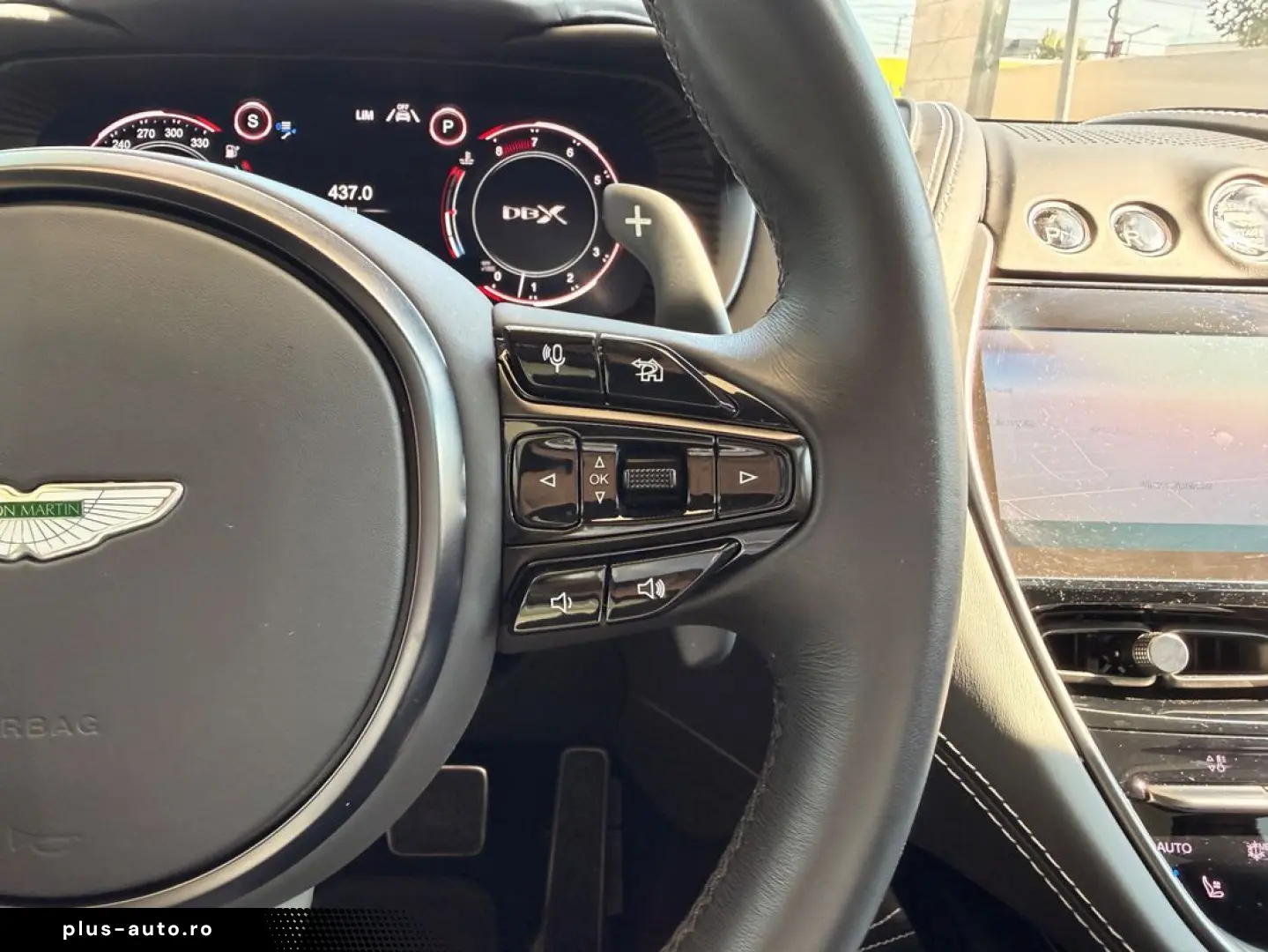 Aston-Martin Dbx