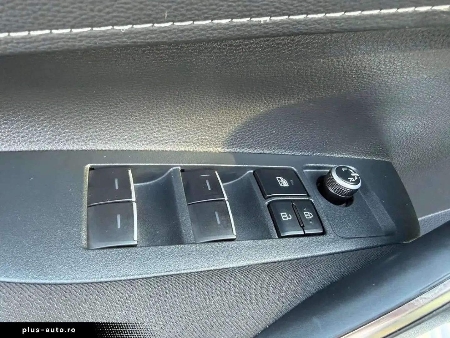 Toyota Corolla Touring Sports 1.8 Hybrid Dynamic Hsd E-CVT