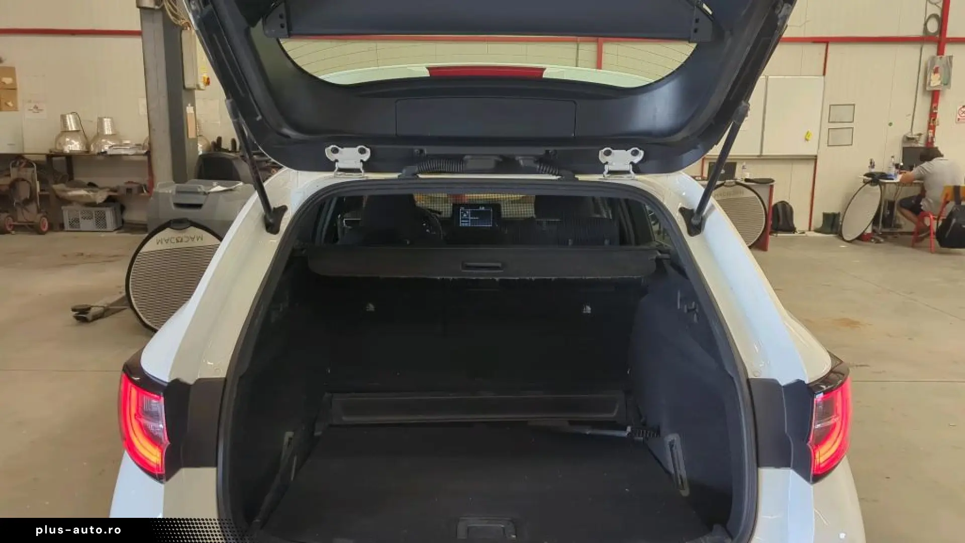 Toyota Corolla 1.8 Hybrid