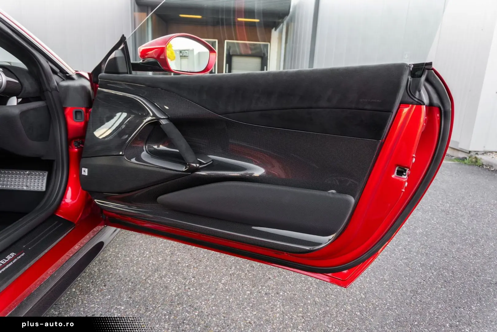 FERRARI 812 Competizione - Rosso Magma - Atelier - 1 of