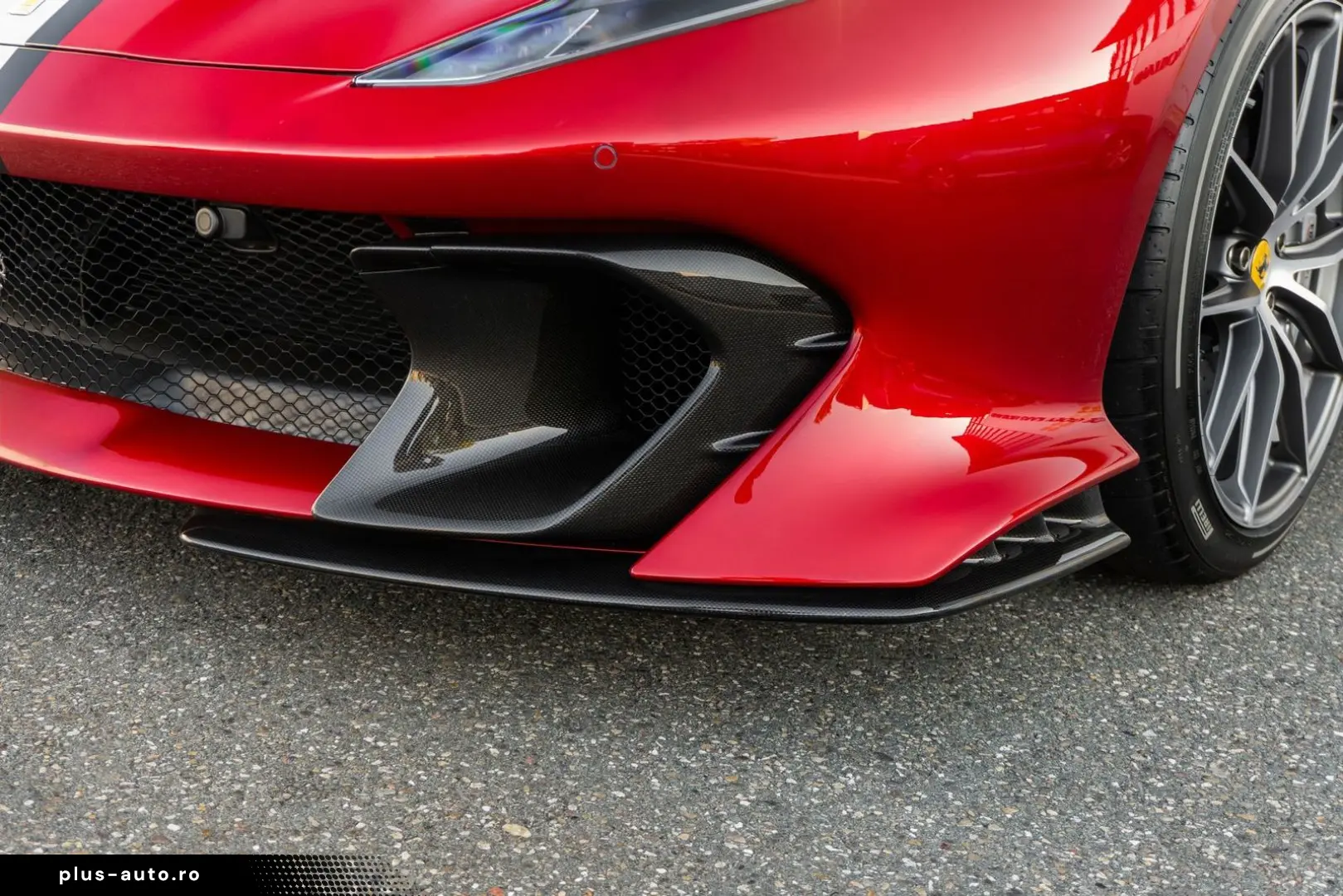 FERRARI 812 Competizione - Rosso Magma - Atelier - 1 of