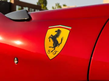 FERRARI 812 Competizione - Rosso Magma - Atelier - 1 of