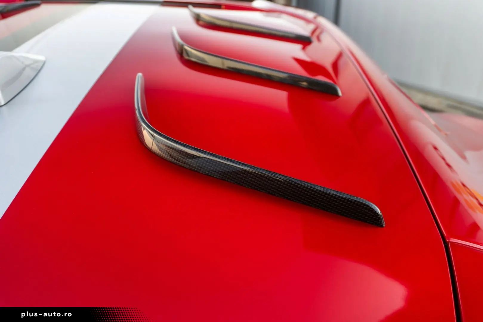FERRARI 812 Competizione - Rosso Magma - Atelier - 1 of