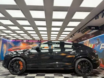 ANDERE Lamborghini Urus 4.0 SE (288)