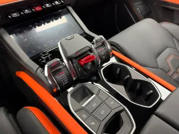 ANDERE Lamborghini Urus 4.0 SE (288)