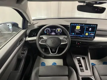 Volkswagen Golf 1.5 eTSI DSG Life 5Y guarantee ErgoActiv