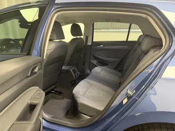Volkswagen Golf 1.5 eTSI DSG Life 5Y guarantee ErgoActiv