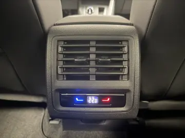 Volkswagen Golf 1.5 eTSI DSG Life 5Y guarantee ErgoActiv