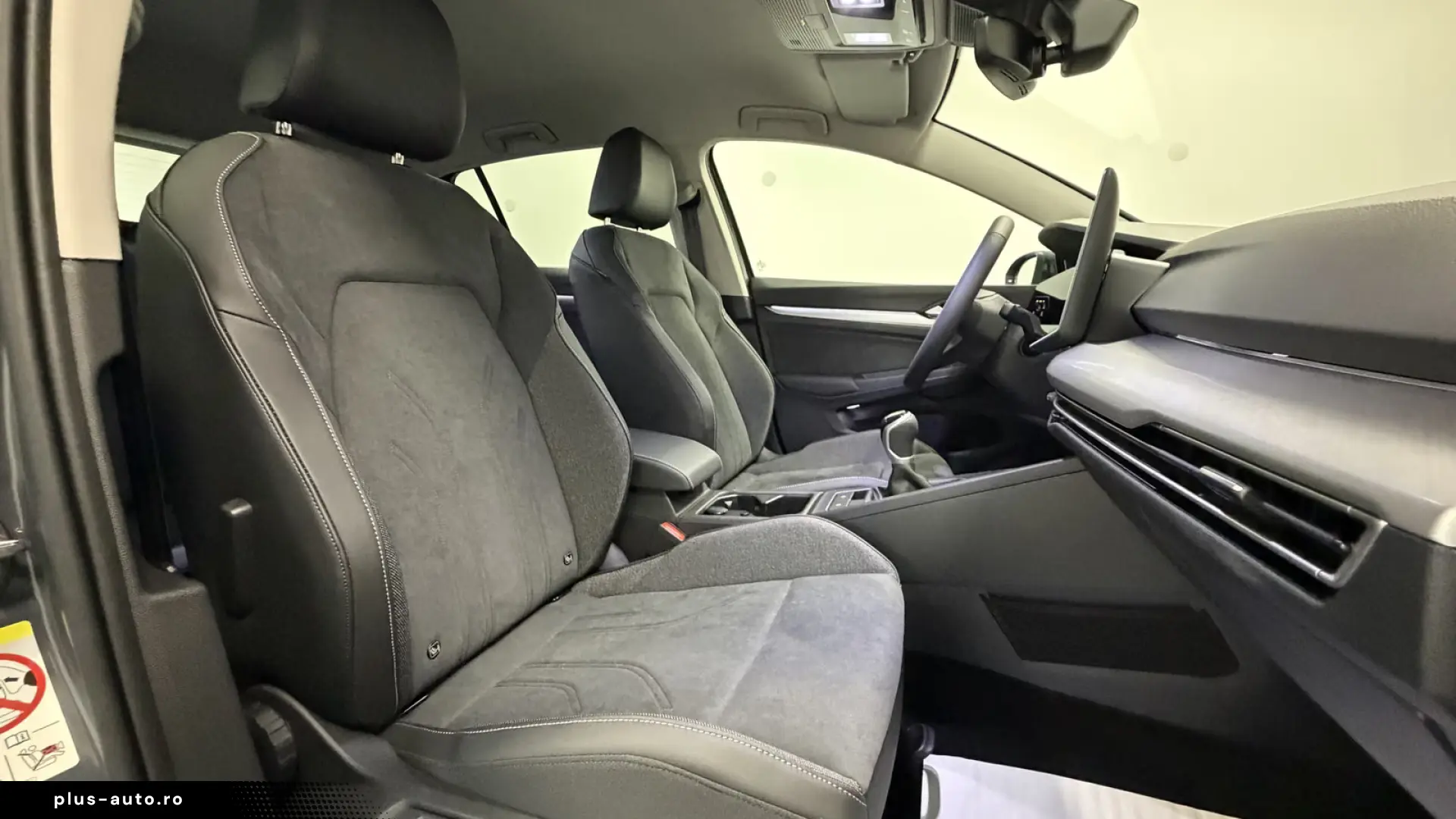 Volkswagen Golf 1.5 TSI Life 5Y guarantee ErgoActiv