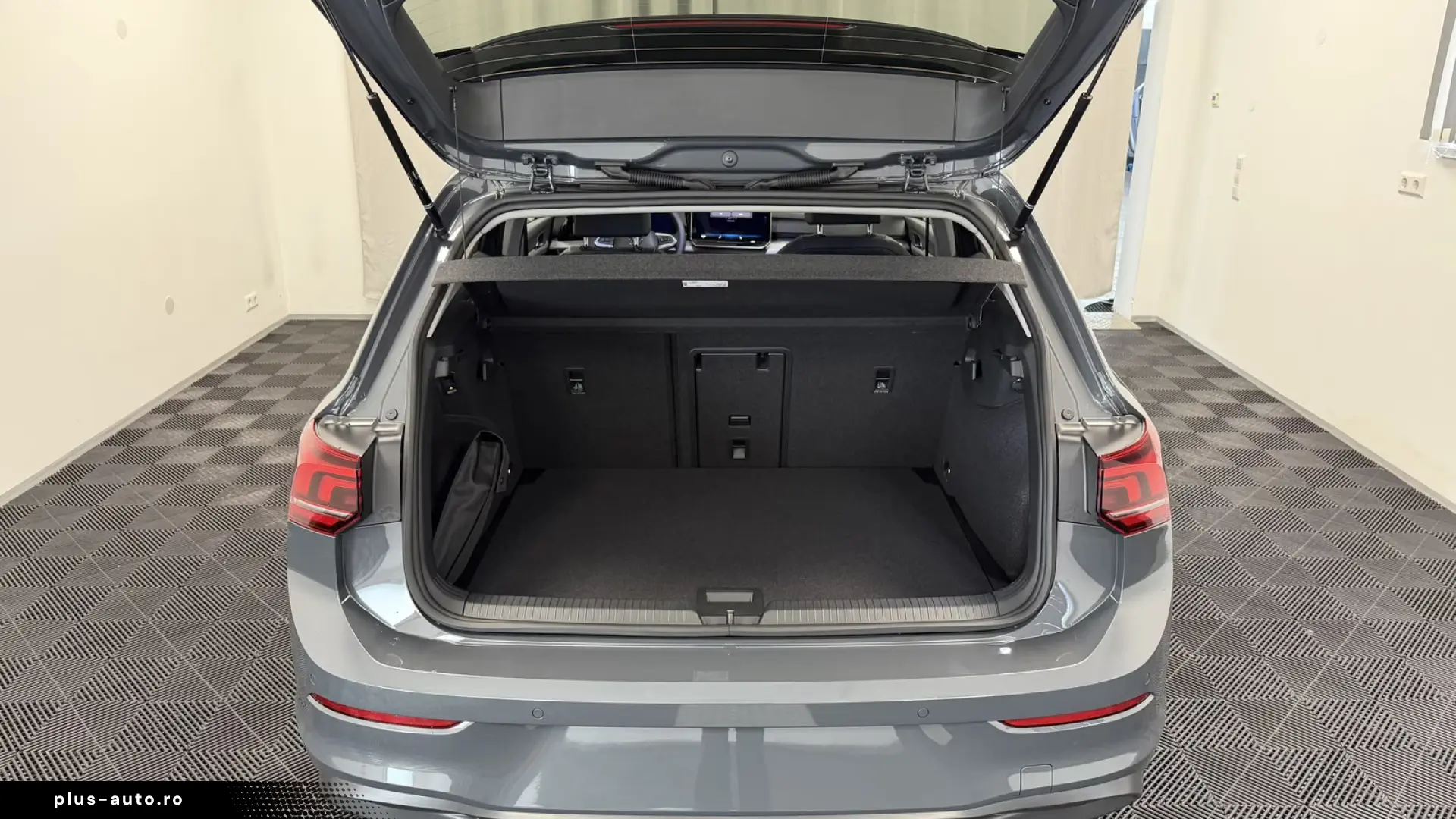 Volkswagen Golf 1.5 TSI Life 5Y guarantee ErgoActiv
