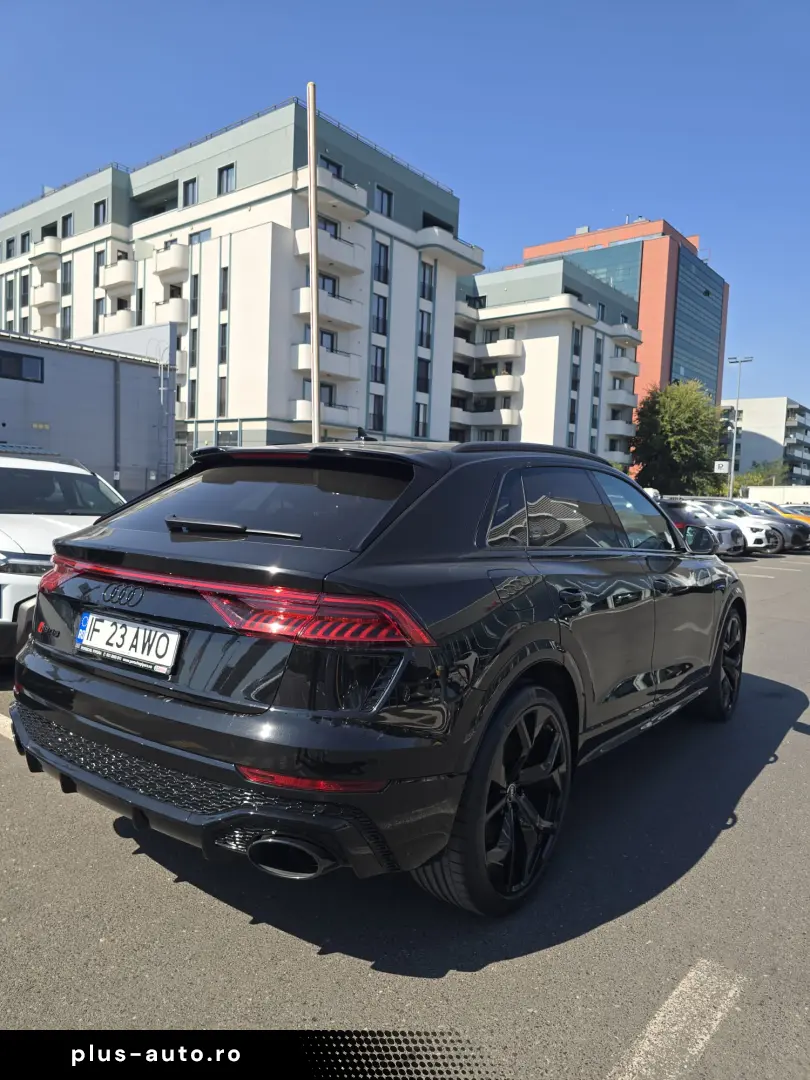 Audi RSQ8