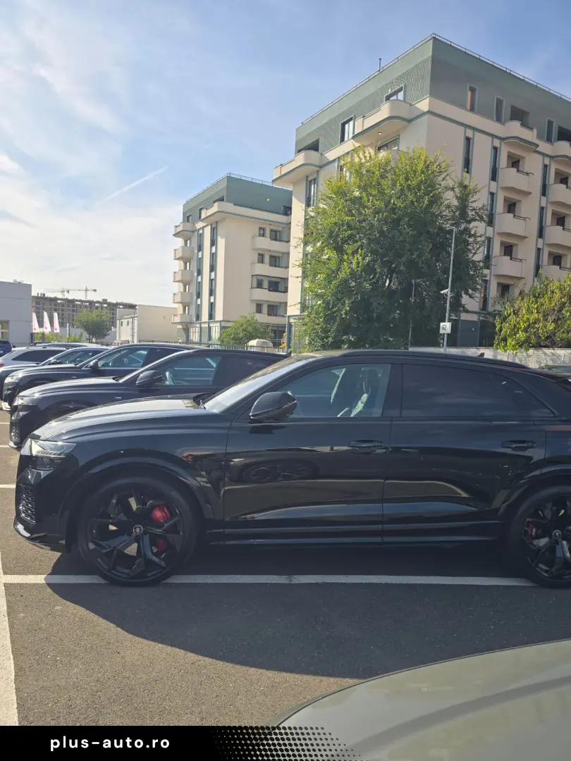 Audi RSQ8