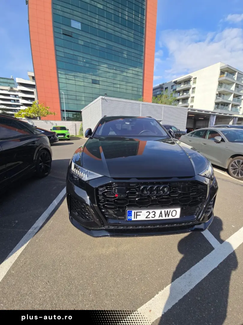 Audi RSQ8