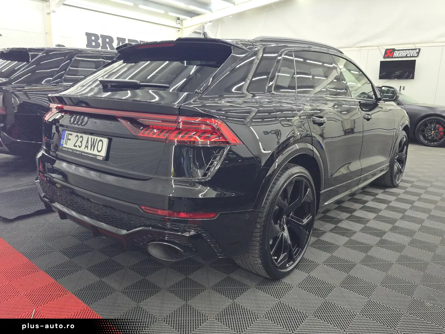 Audi RSQ8