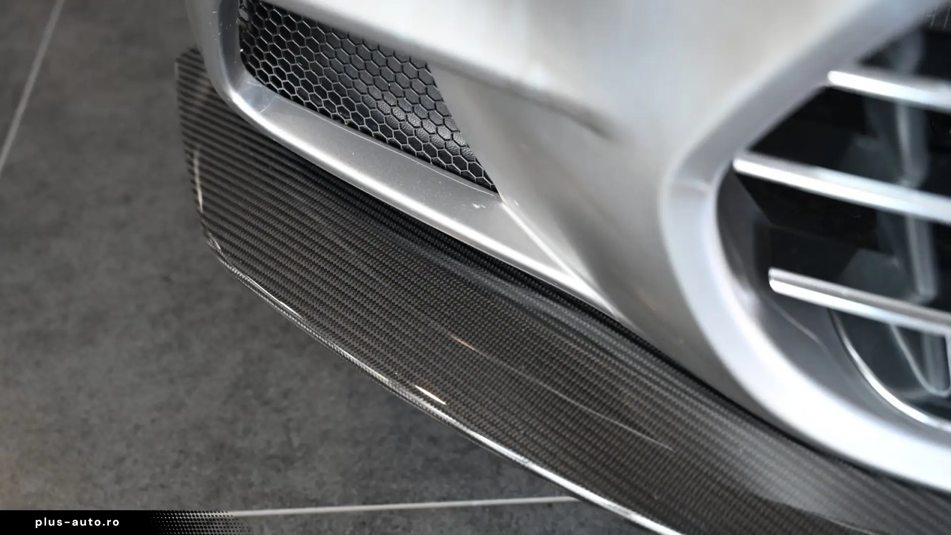 Aston Martin Vanquish Volante Q Satin Full Carbon
