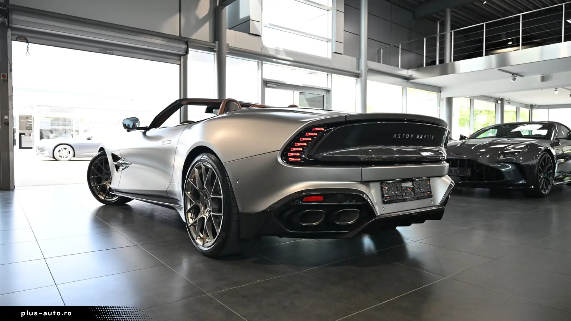 Aston Martin Vanquish Volante Q Satin Full Carbon