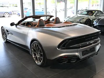 Aston Martin Vanquish Volante Q Satin Full Carbon