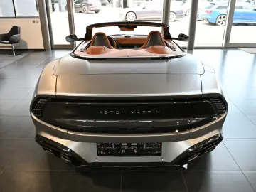 Aston Martin Vanquish Volante Q Satin Full Carbon