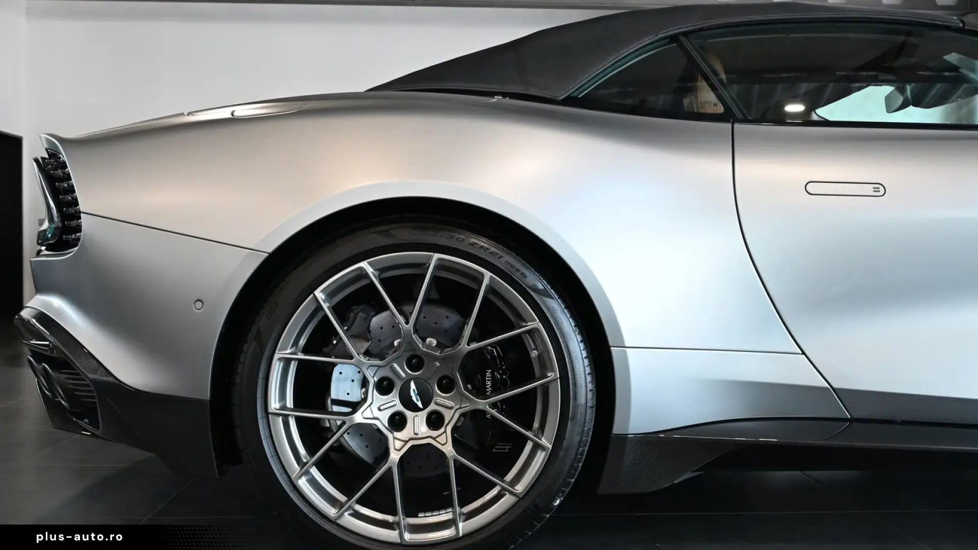 Aston Martin Vanquish Volante Q Satin Full Carbon