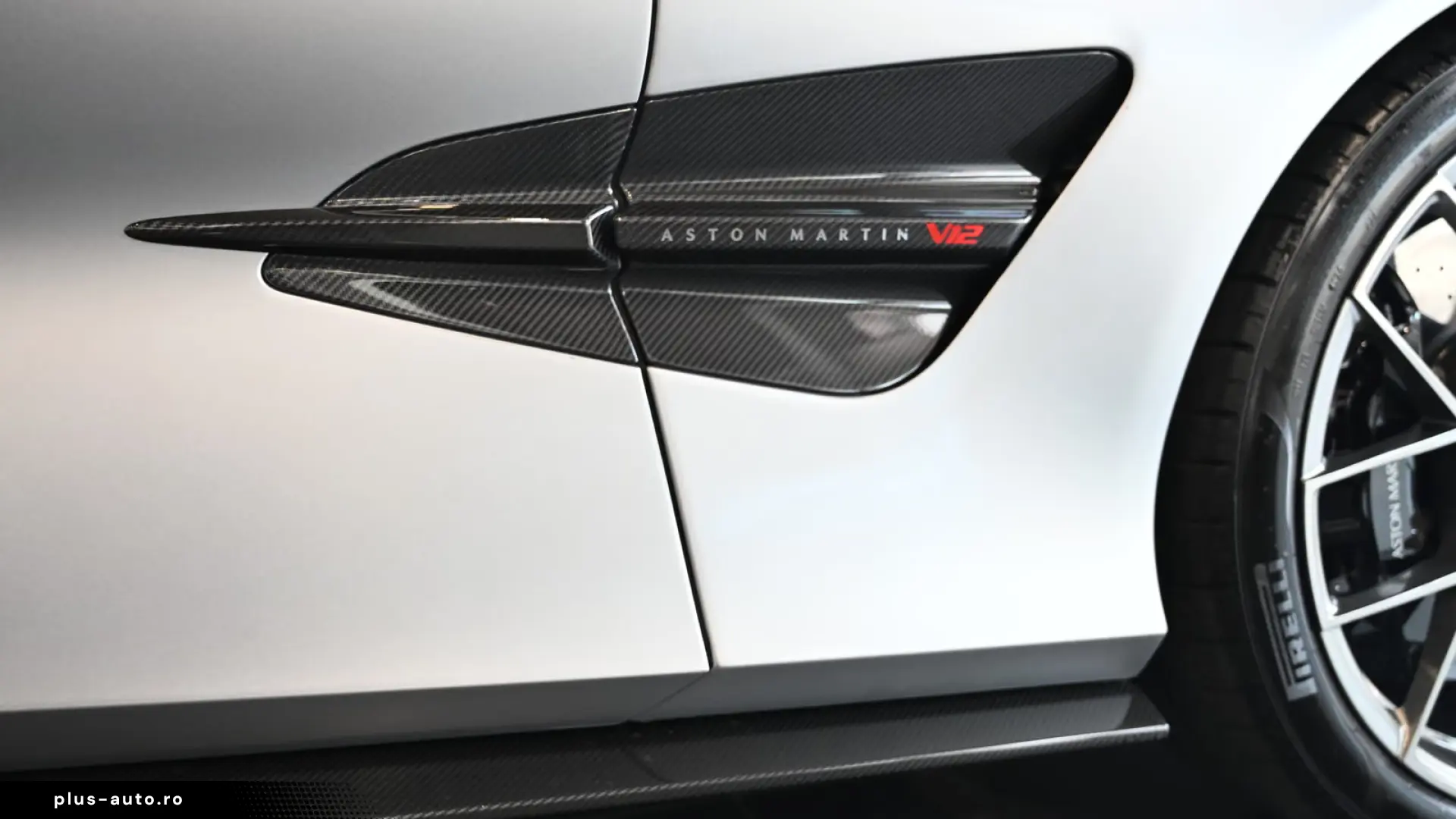 Aston Martin Vanquish Volante Q Satin Full Carbon