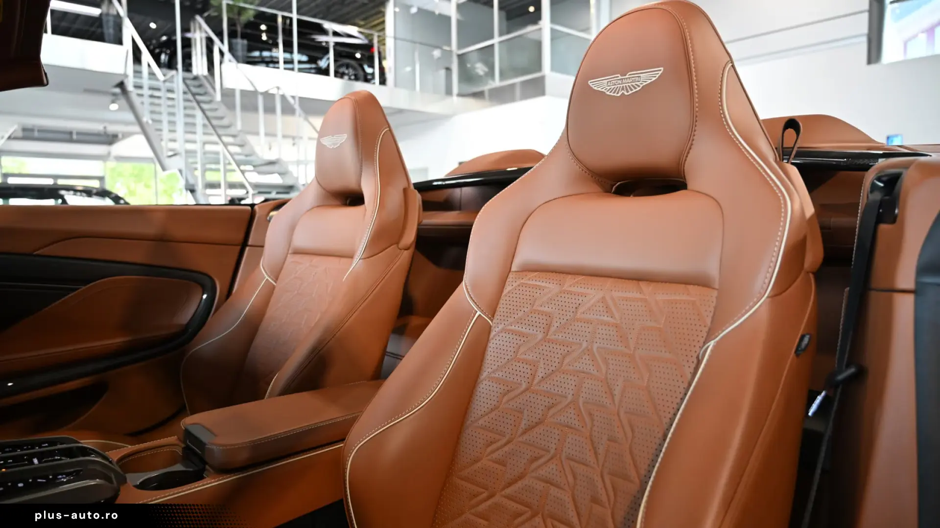 Aston Martin Vanquish Volante Q Satin Full Carbon