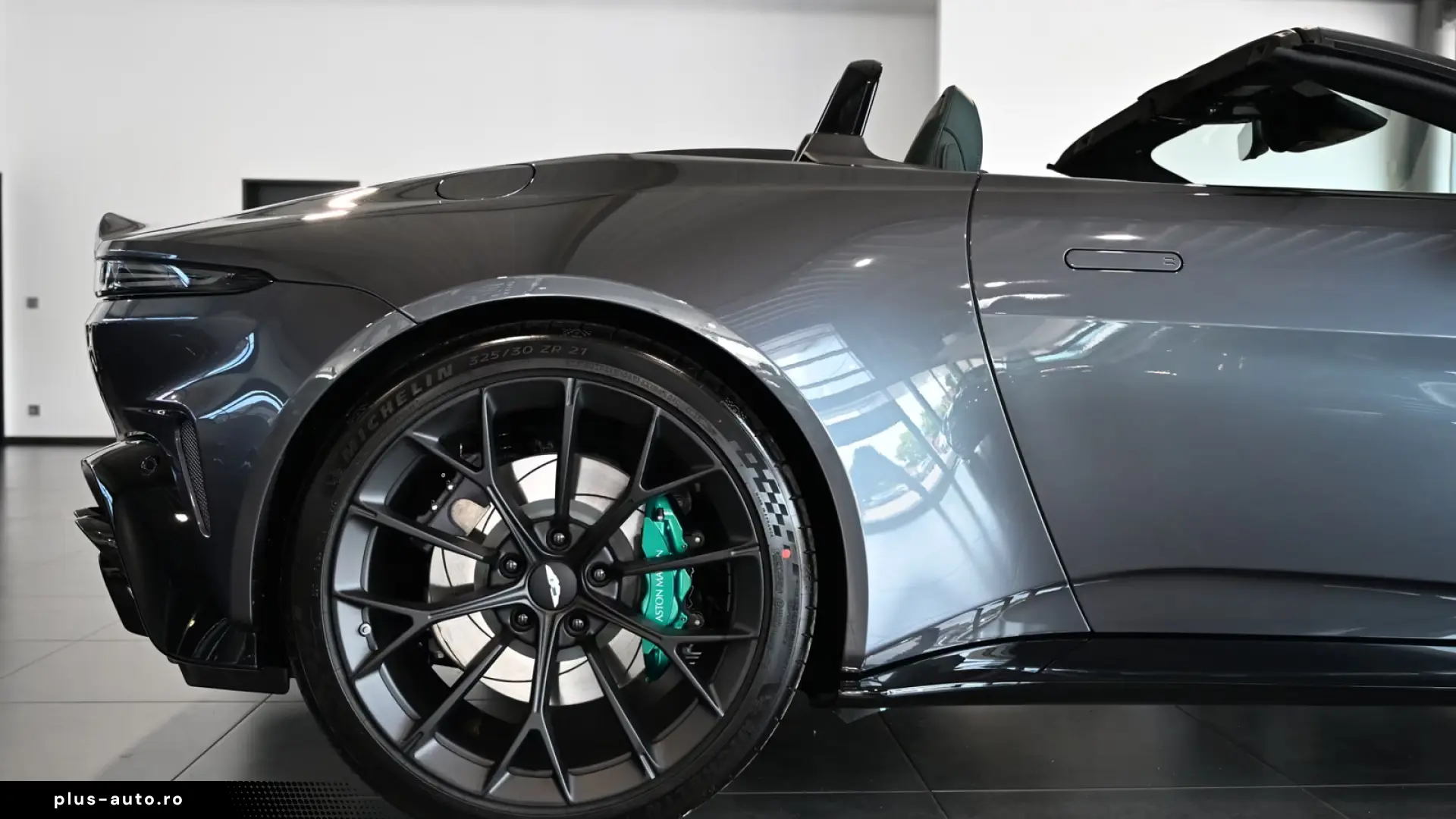 Aston Martin V8 Vantage Roadster Epsilon Black B&W