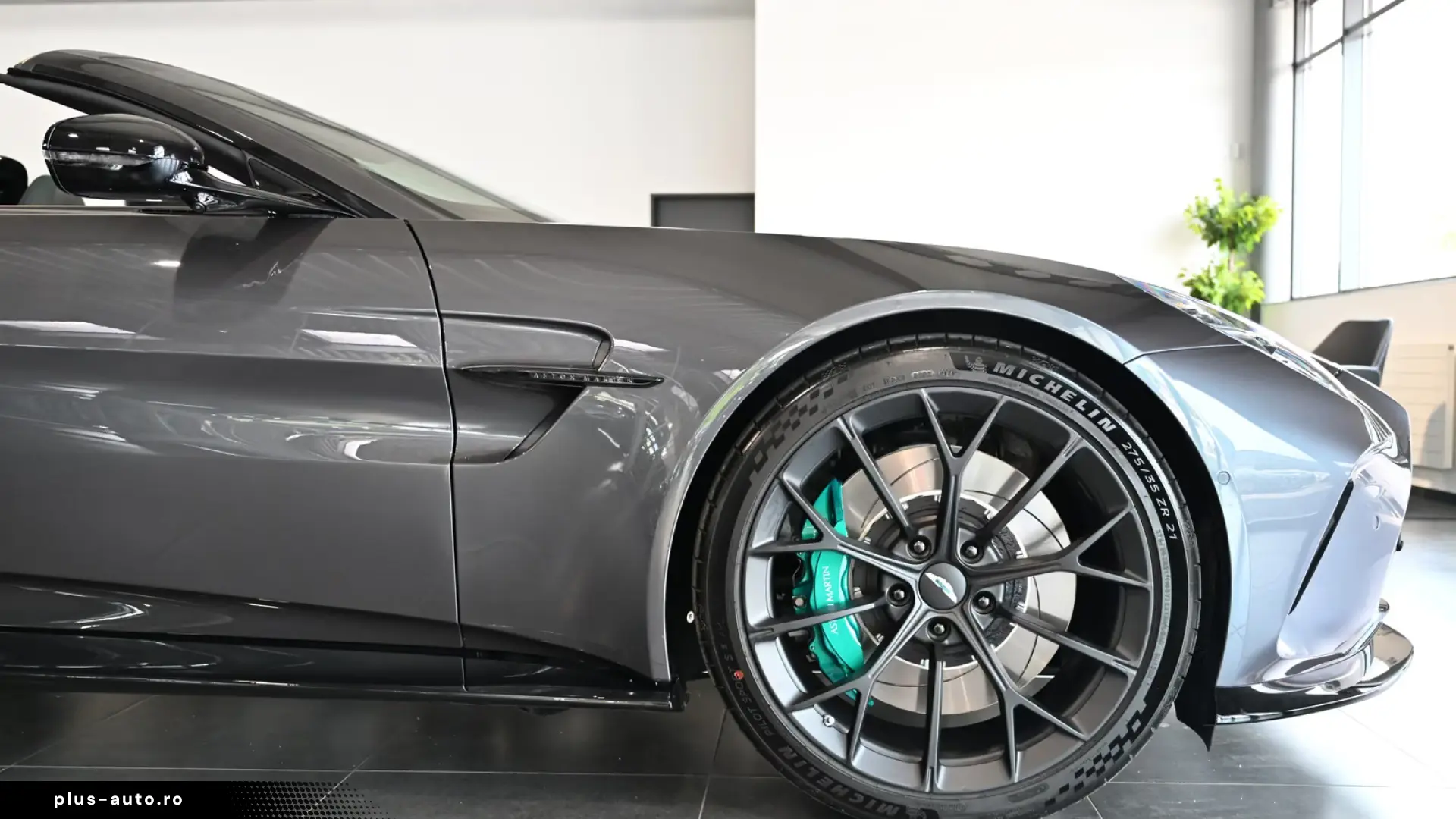 Aston Martin V8 Vantage Roadster Epsilon Black B&W