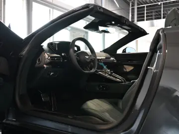 Aston Martin V8 Vantage Roadster Epsilon Black B&W