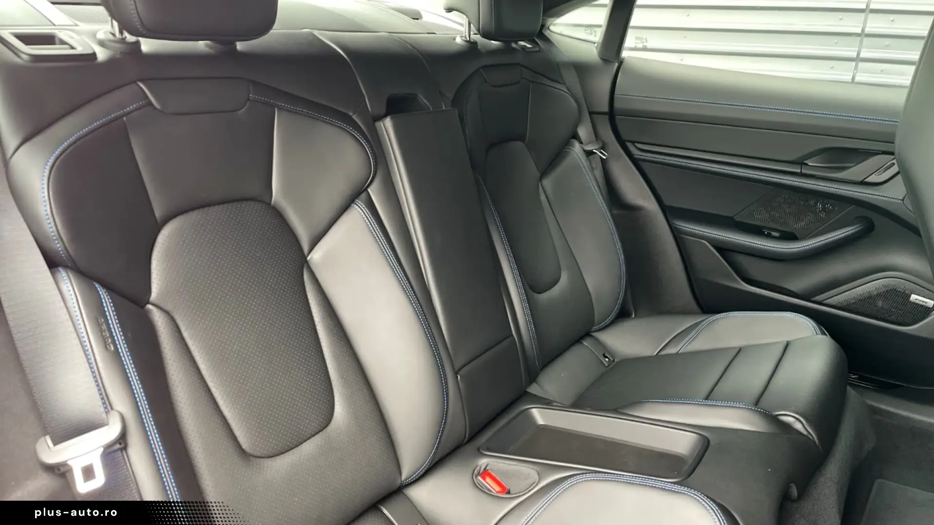 Porsche Taycan Black Edition InnoDrive ACC