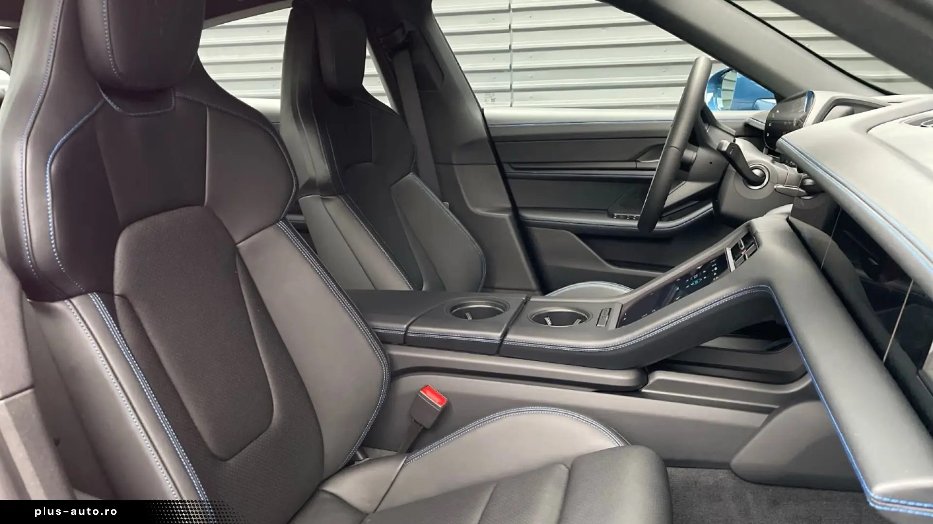 Porsche Taycan Black Edition InnoDrive ACC